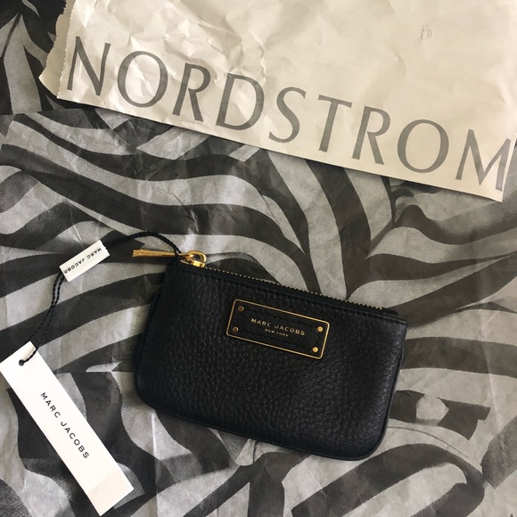 Marc Jacobs Handbags - Marc Jacobs wallet